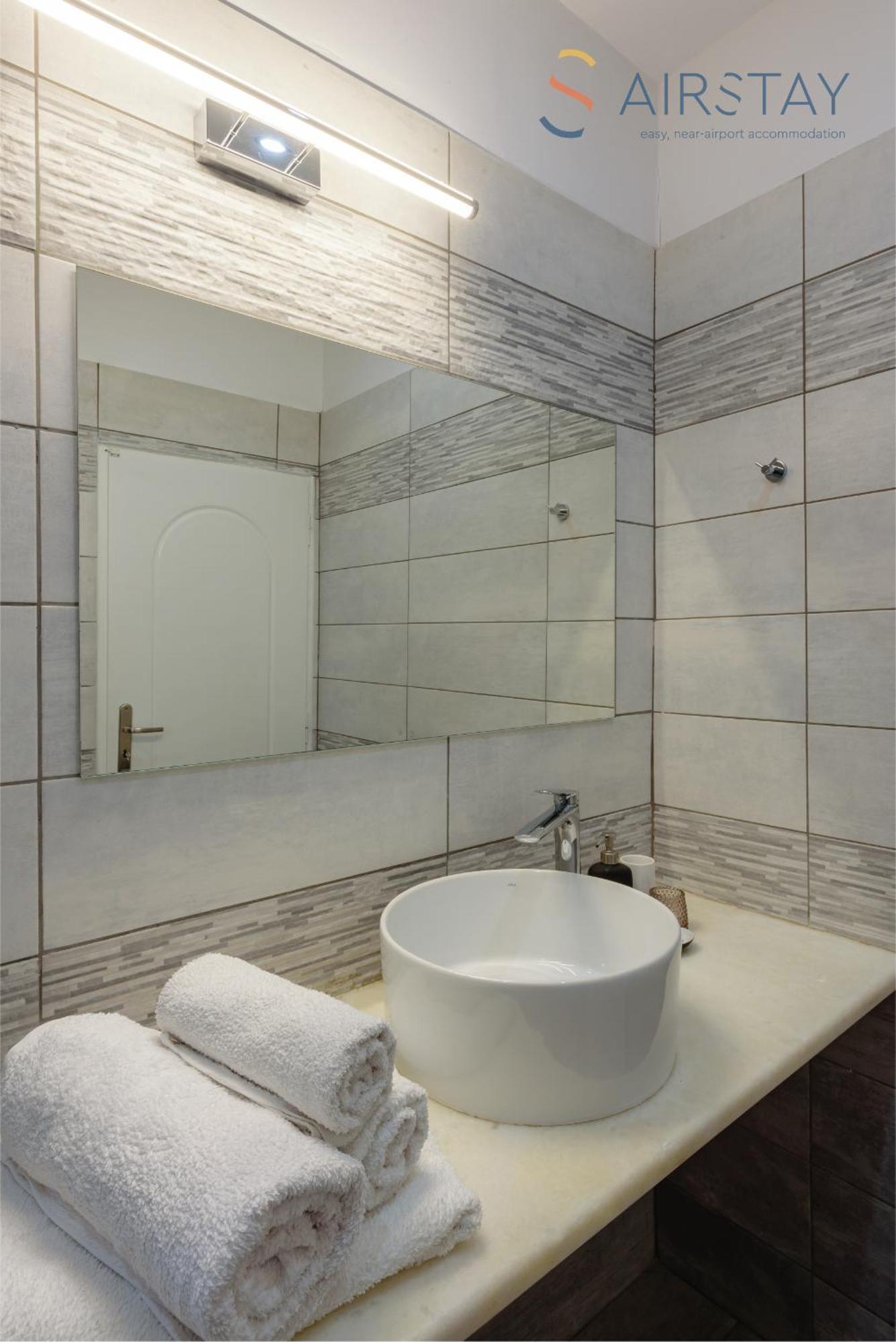 Ryze Apartments Airport By Airstay Artemida  Ngoại thất bức ảnh